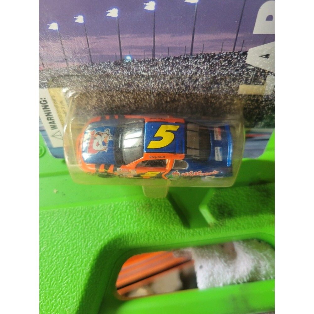 Car Diecast NASCAR 2001 Terry Labonte Tony Tiger Kellogg's TC Issue #2 - Picture 7 of 8